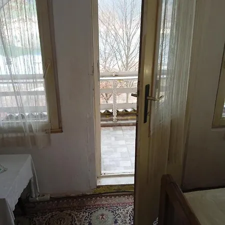 Vikendica Vidikovac Na Zavojskom Jezeru Guest house *