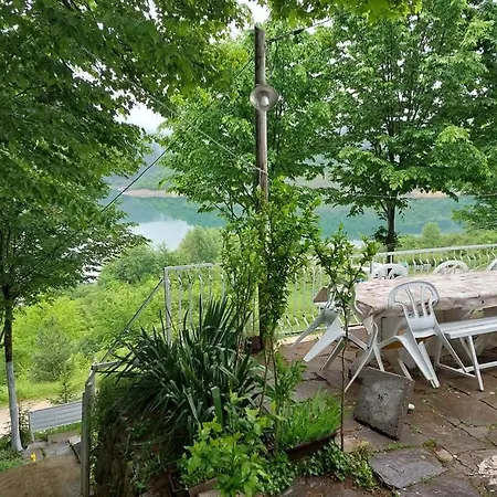 Guest house Vikendica Vidikovac Na Zavojskom Jezeru *